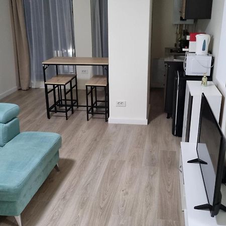 Apartament Cwa 1 Aeroport オトペニ エクステリア 写真