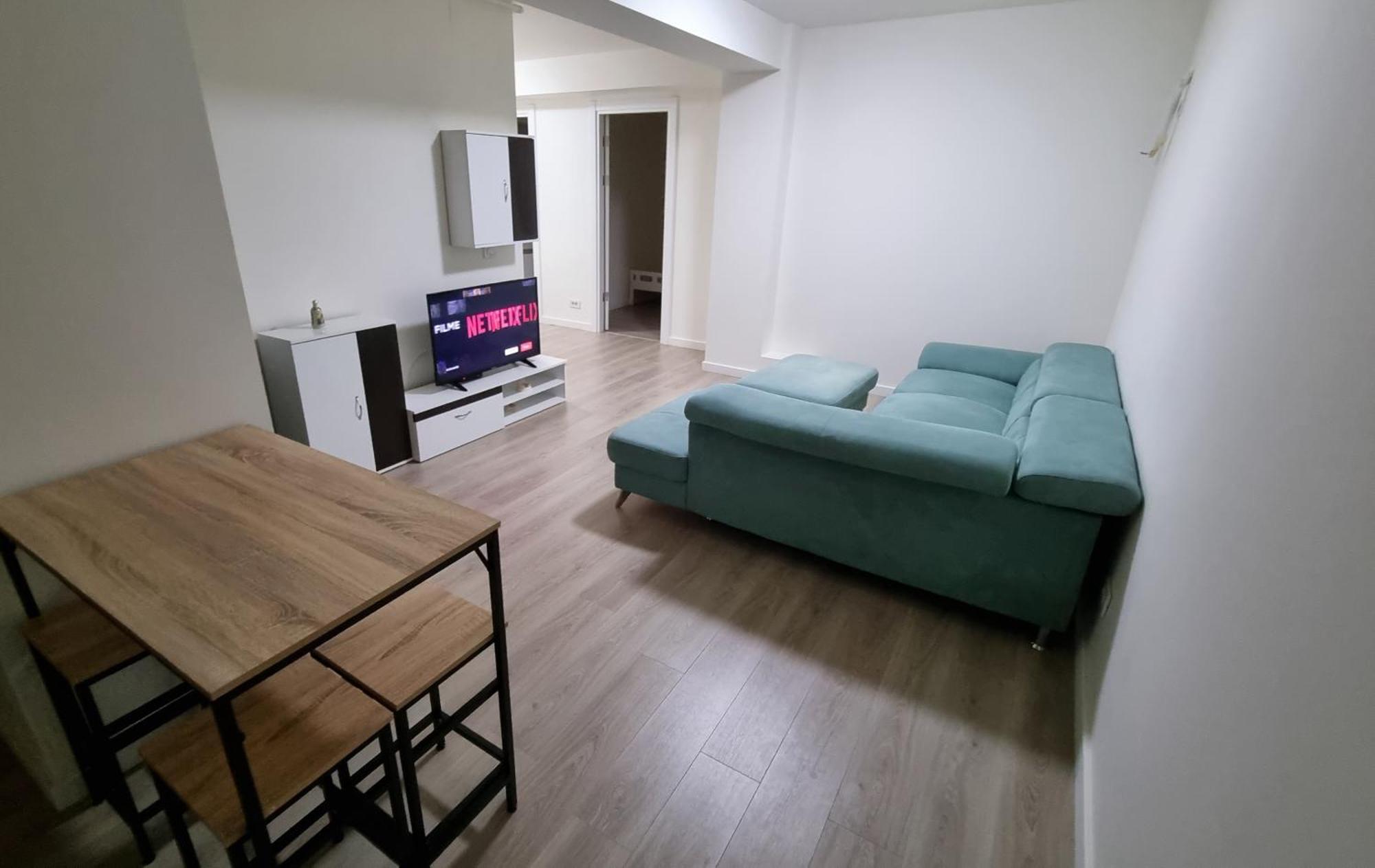 Apartament Cwa 1 Aeroport オトペニ エクステリア 写真
